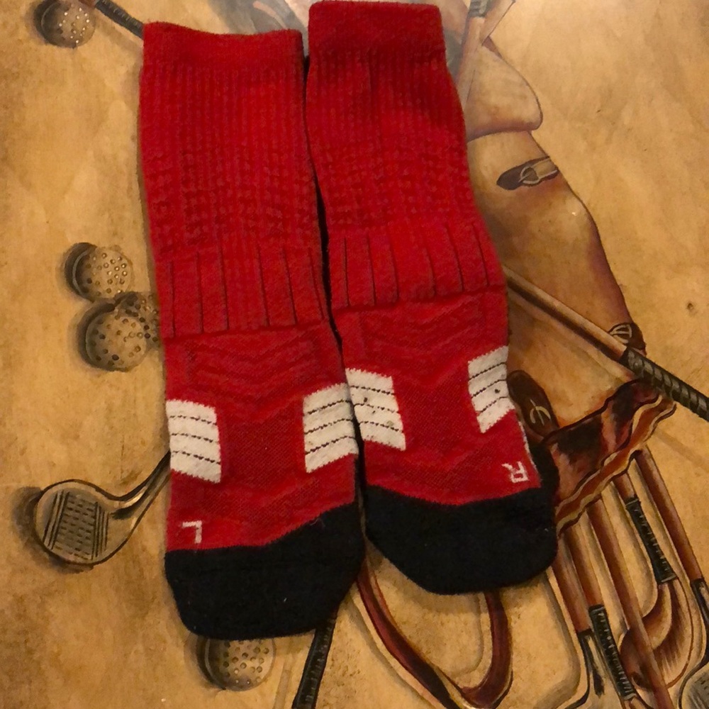 Under Armour Red Black Sport Sock YLG - Picture 1 of 2